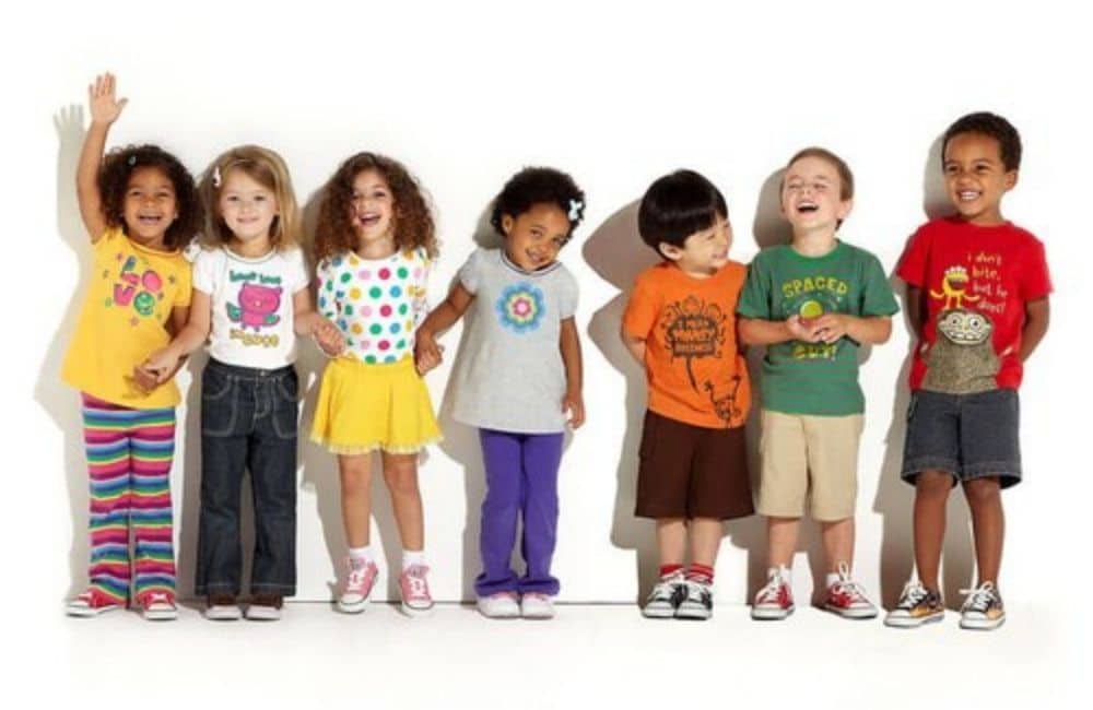 Ținând pasul cu evoluția hainelor pentru copii