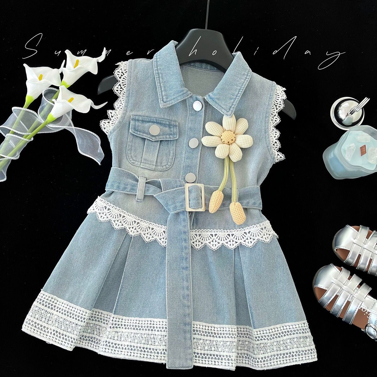 Rochie Blugi Fetițe Denim cu Dantelă Albă și Curea Victoria